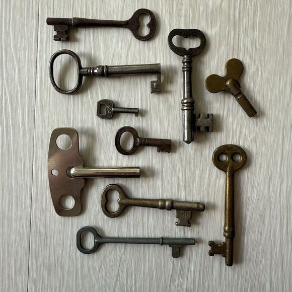 Vintage Steel Keys Lot 10 Skeleton Lagerback Eskilstuna Heart Brass Clock Winder - Picture 1 of 8